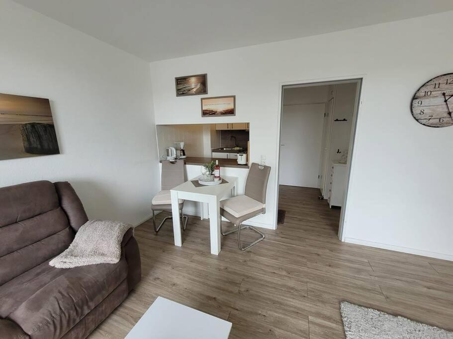 Scharbeutz, 1 Raum Fewo Mit Sonnigem Balkon, Ruhig Und Zentral Exterior foto
