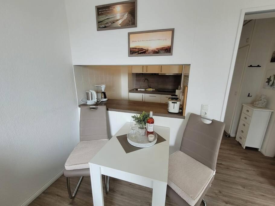 Scharbeutz, 1 Raum Fewo Mit Sonnigem Balkon, Ruhig Und Zentral Exterior foto